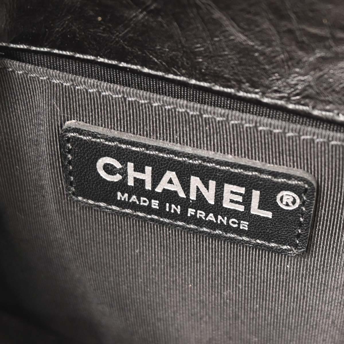 Boy Chanel Black Calfskin Chevron Medium Shoulder Bag