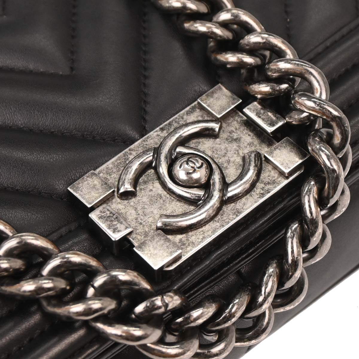 Boy Chanel Black Lambskin Chevron Medium Shoulder Bag