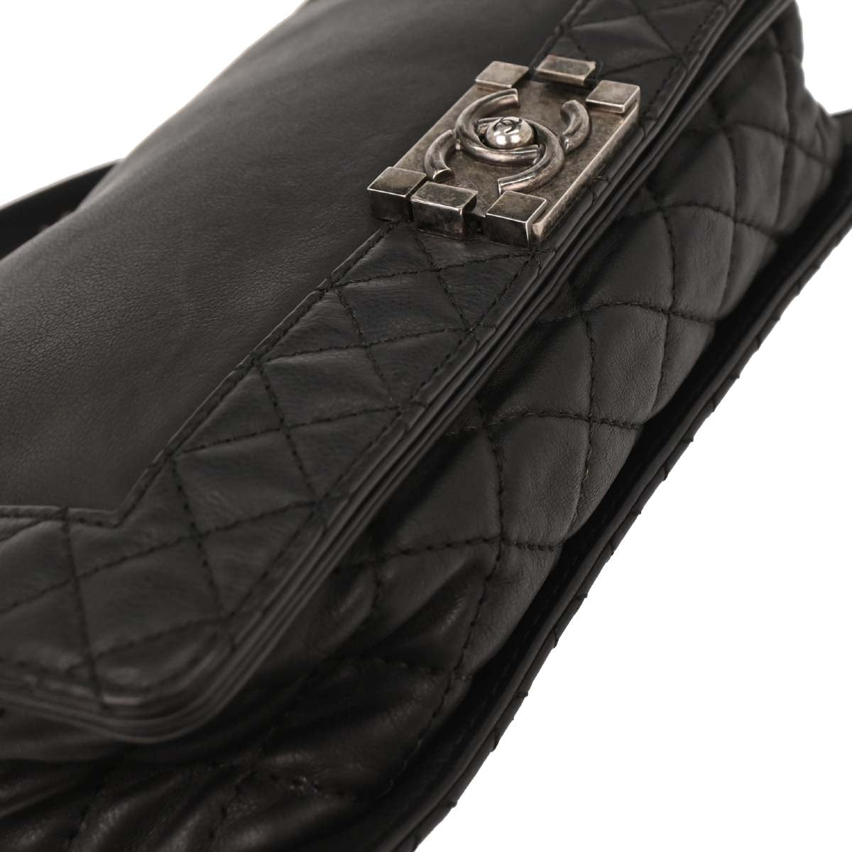 Boy Chanel 2013-2014 Black Calfskin New Medium Shoulder Bag