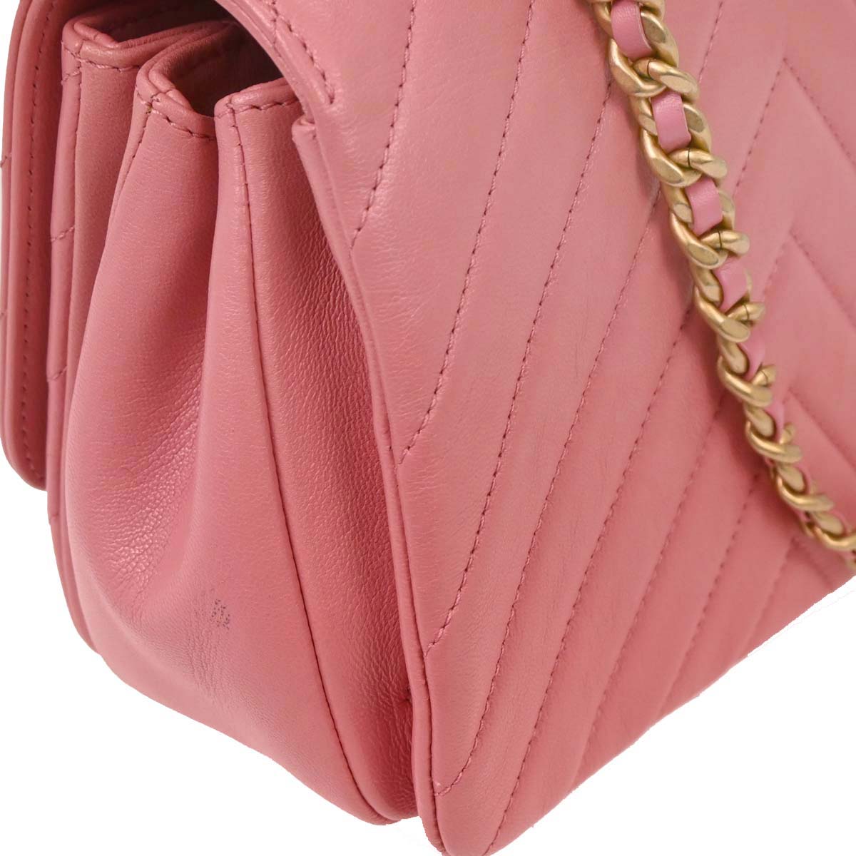 Chanel 2019 Pink Calfskin Chevron 2way Shoulder Handbag