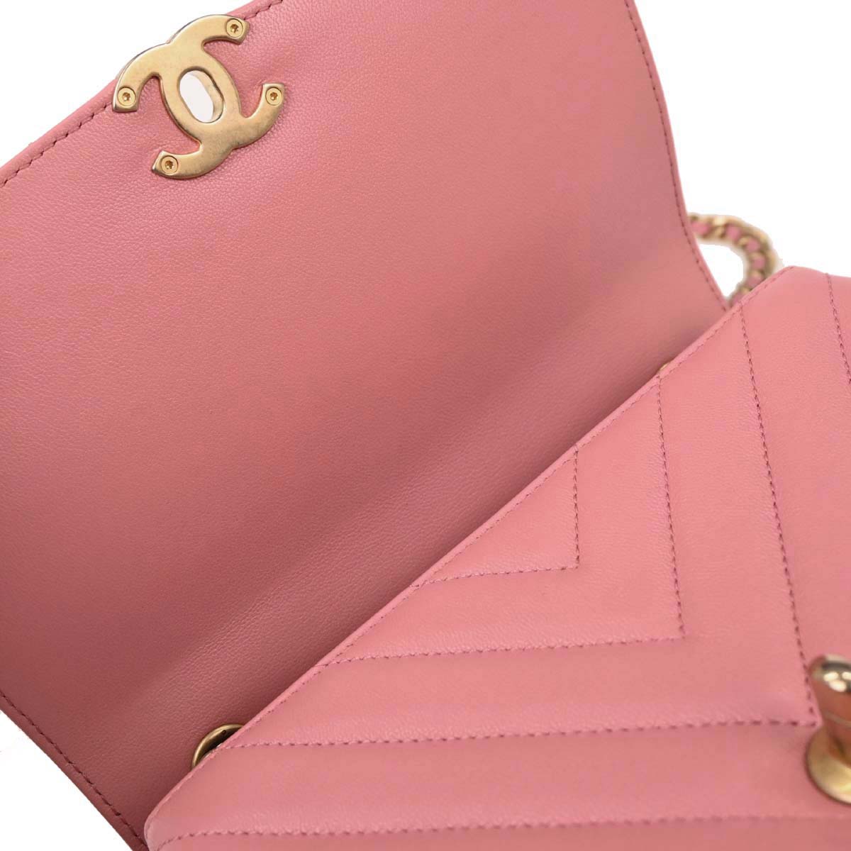 Chanel 2019 Pink Calfskin Chevron 2way Shoulder Handbag
