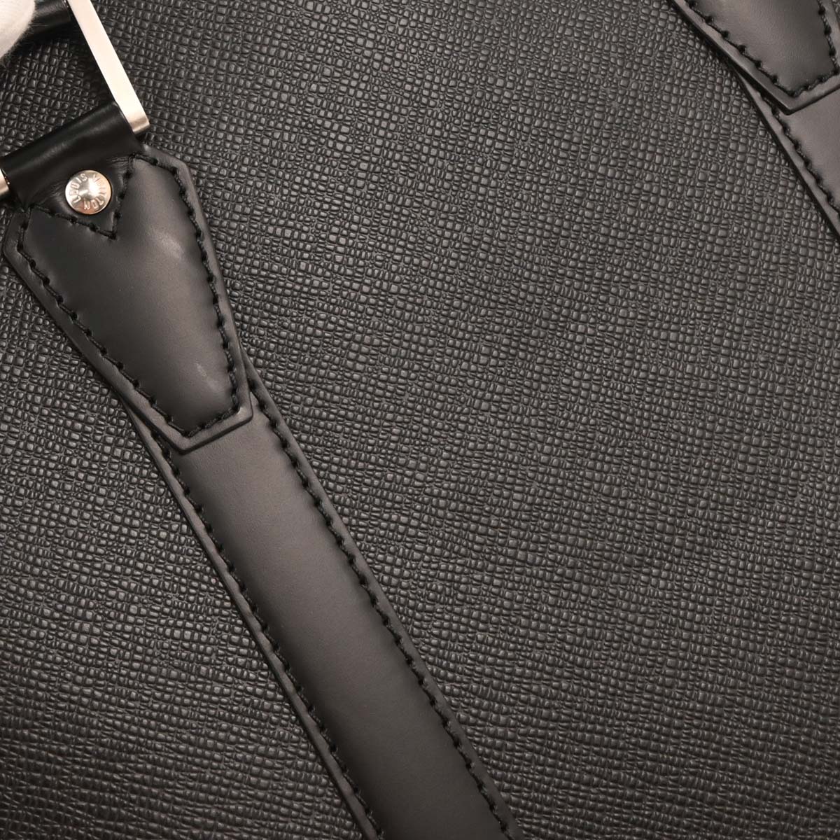 Louis Vuitton Black Taiga Lozan Briefcase Handbag M30052