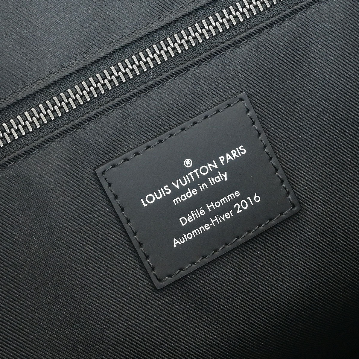 Louis Vuitton Monogram Eclipse Messenger Voyage M43276