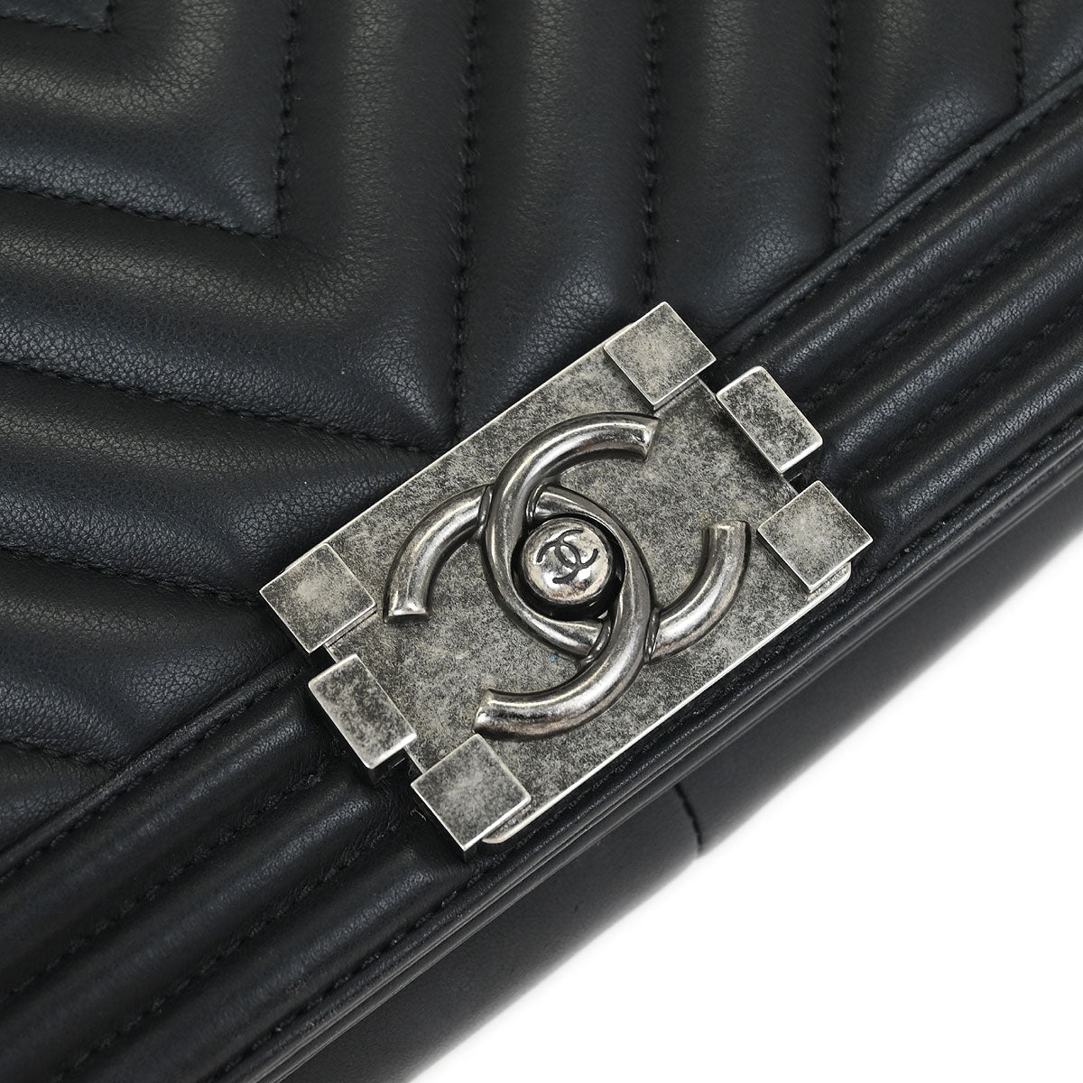 Boy Chanel 2016-2017 Black Calfskin Chevron Medium Shoulder Bag