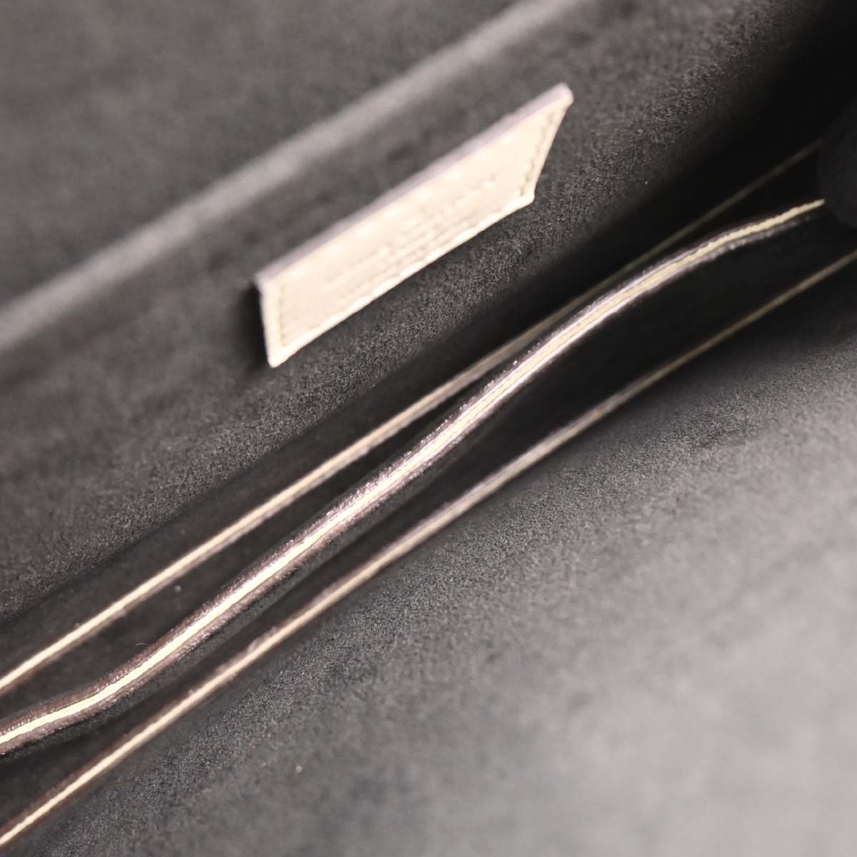 Louis Vuitton 2018 Gray Taiga Trapeze Shoulder Bag M53813