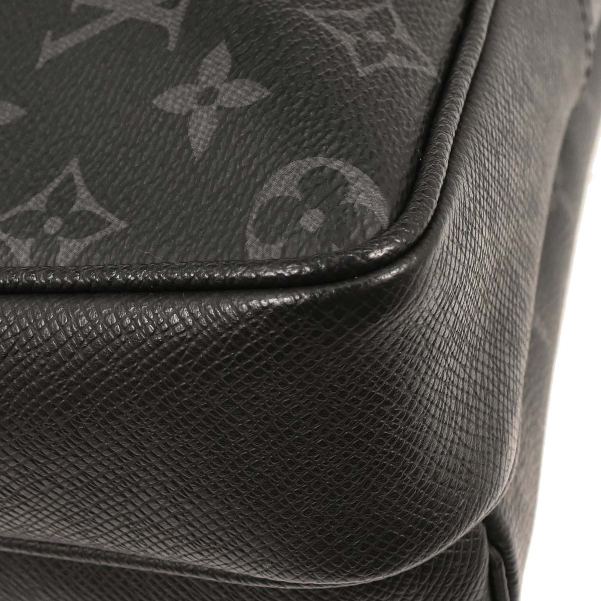 Louis Vuitton 2019 Taigarama Monogram Outdoor Messenger PM M30233