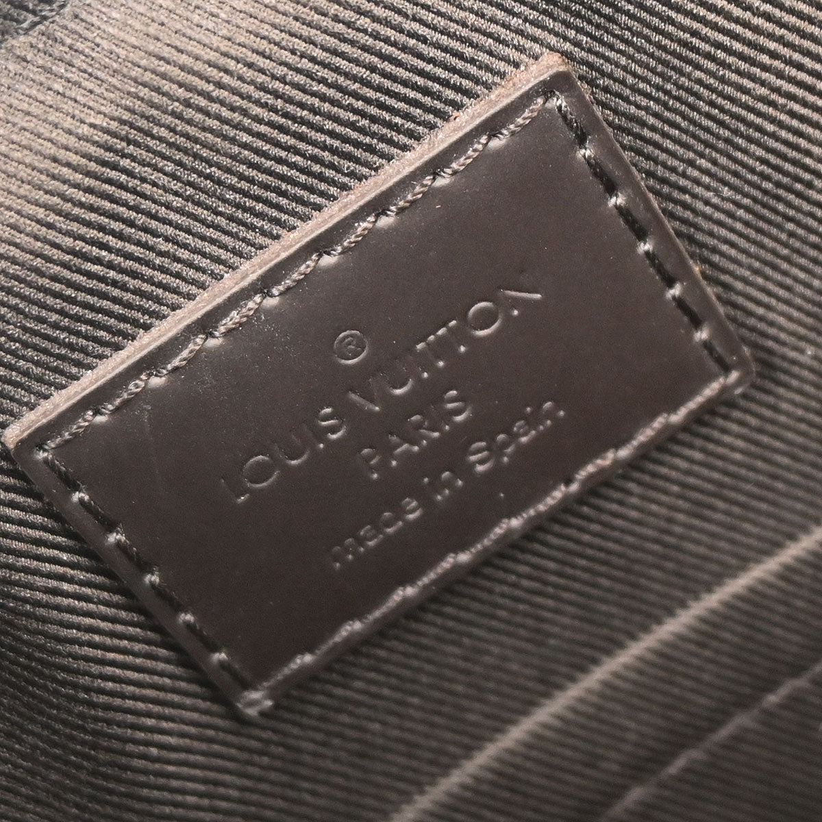 Louis Vuitton Damier District PM Shoulder Bag N41031