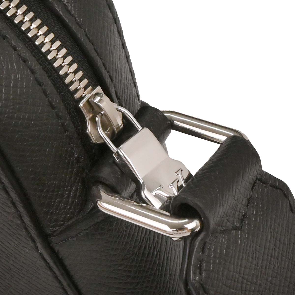 Louis Vuitton Black Taiga Anton Pochette Shoulder Bag M34416