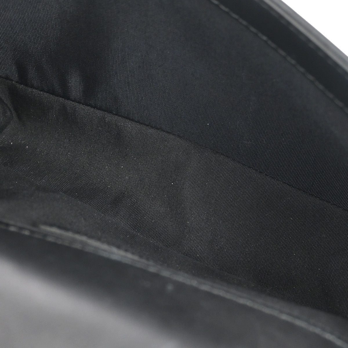 Boy Chanel Black Calfskin Chevron Medium Shoulder Bag