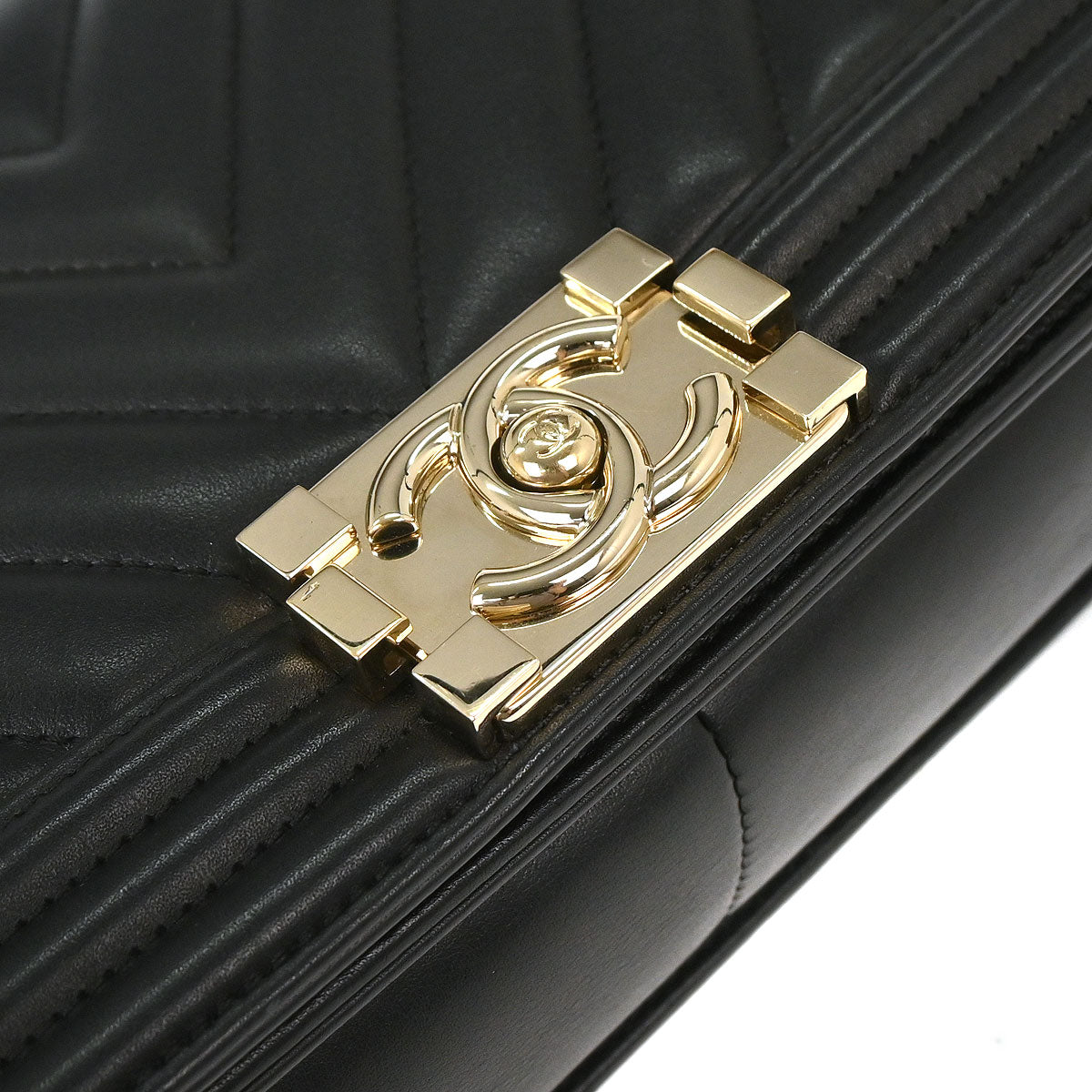 Boy Chanel Black Lambskin Chevron Medium Shoulder Bag