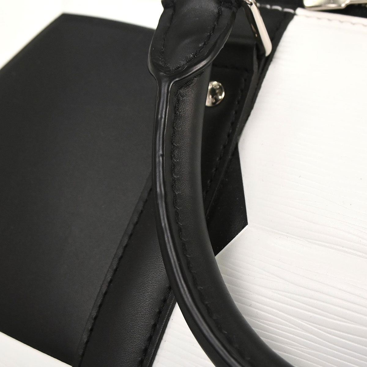 Louis Vuitton White Epi Keepall Bandouliere 50 Duffle Bag