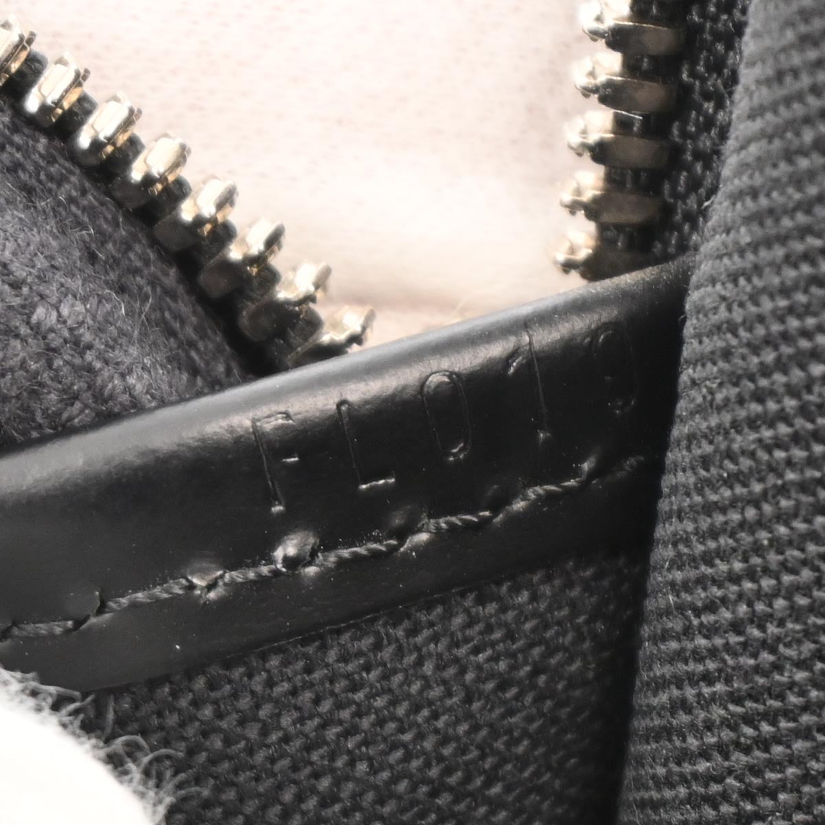 Louis Vuitton Damier Graphite Ikar 2way Shoulder Business Bag N23253