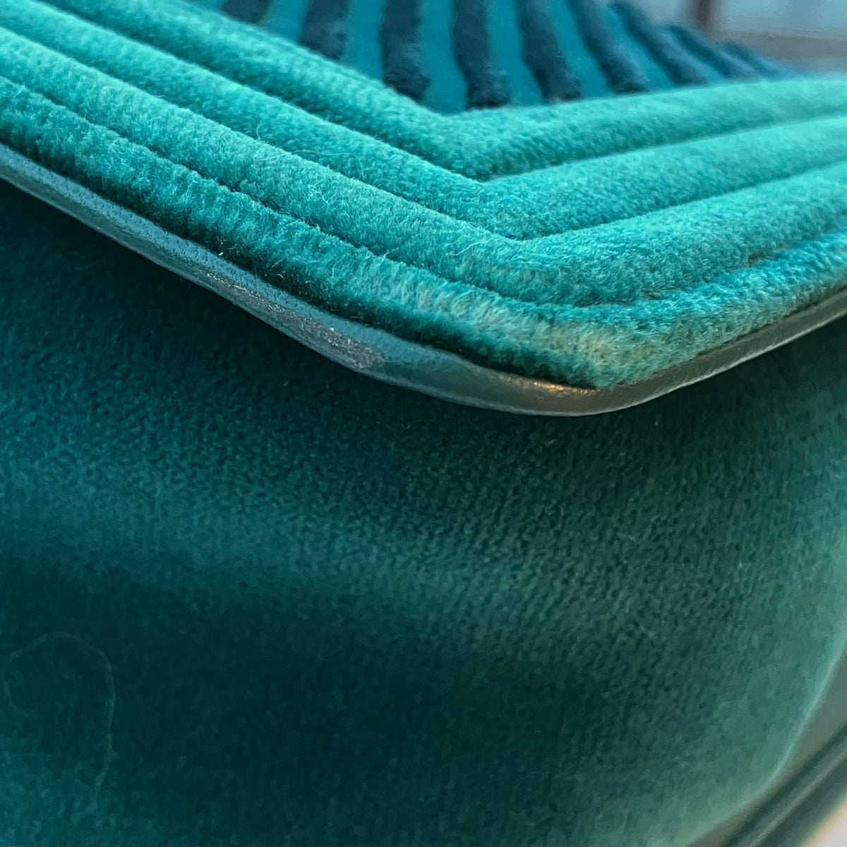 Boy Chanel 2017-2018 Green Velvet Chevron Medium Shoulder Bag