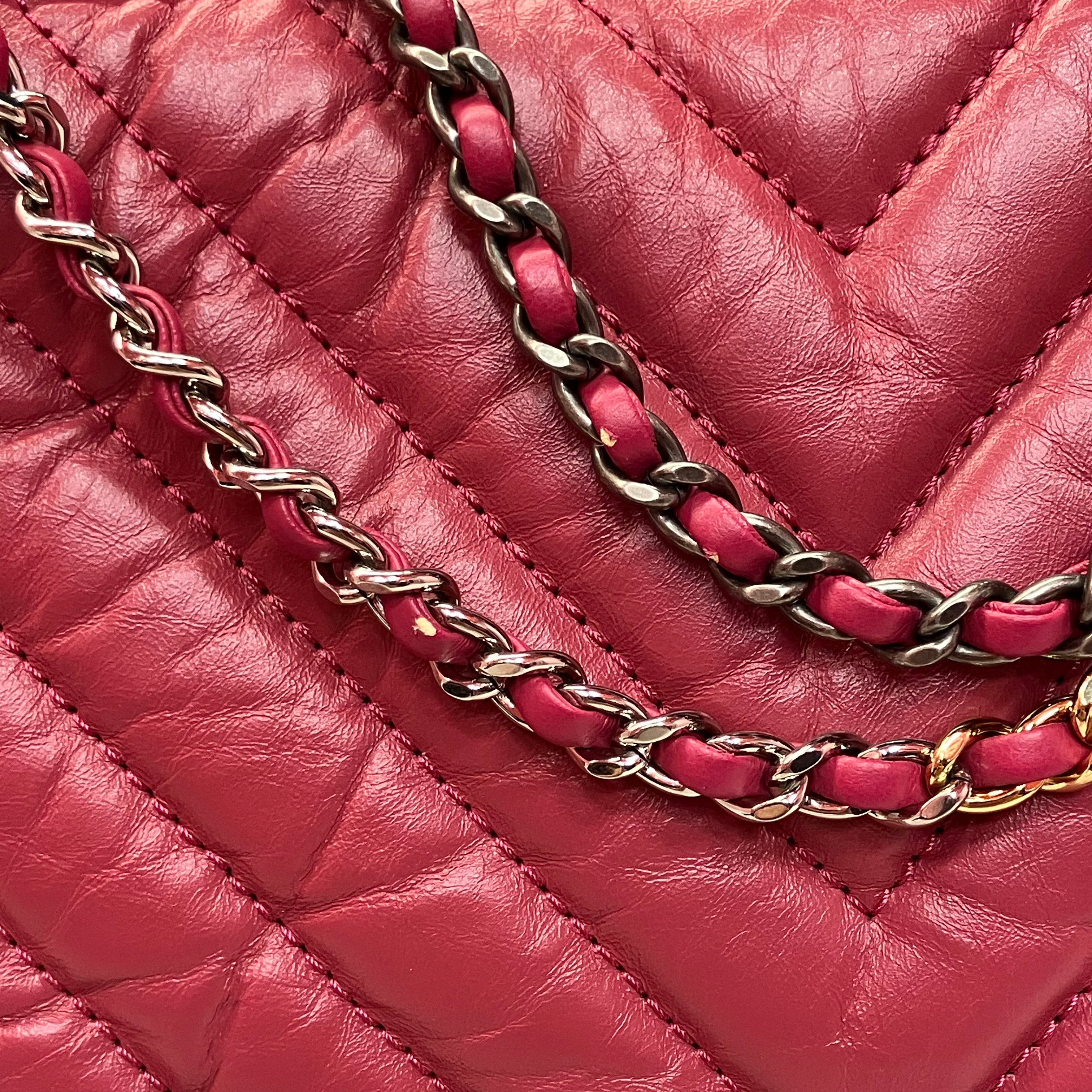 Chanel 2018-2019 Pink Calfskin Medium Gabrielle Chevron Shoulder Bag