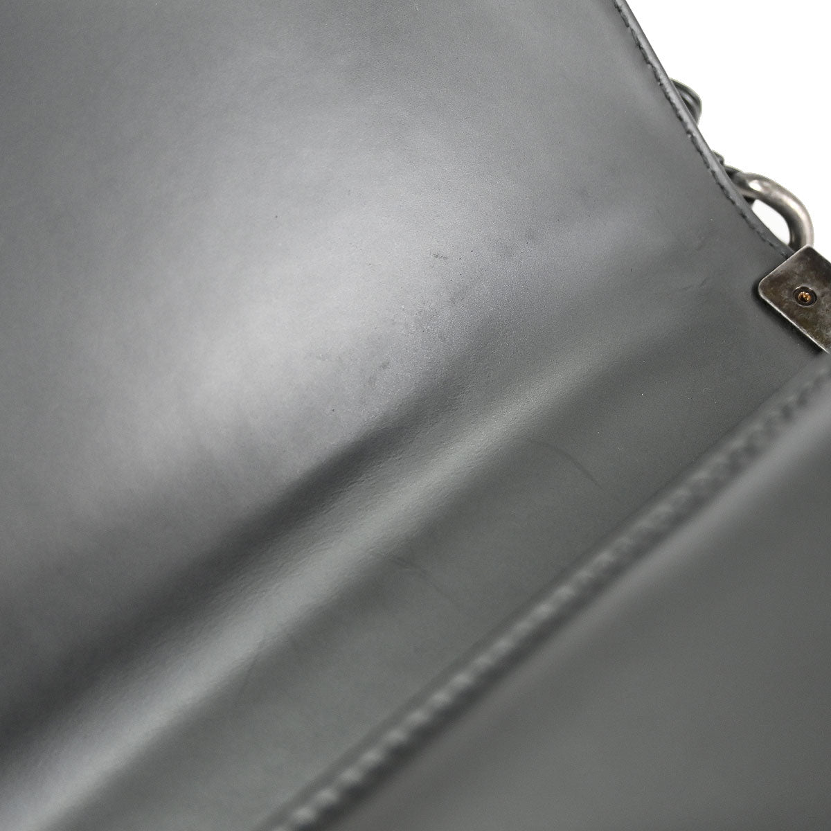 Boy Chanel Gray Patent Leather Medium Shoulder Bag