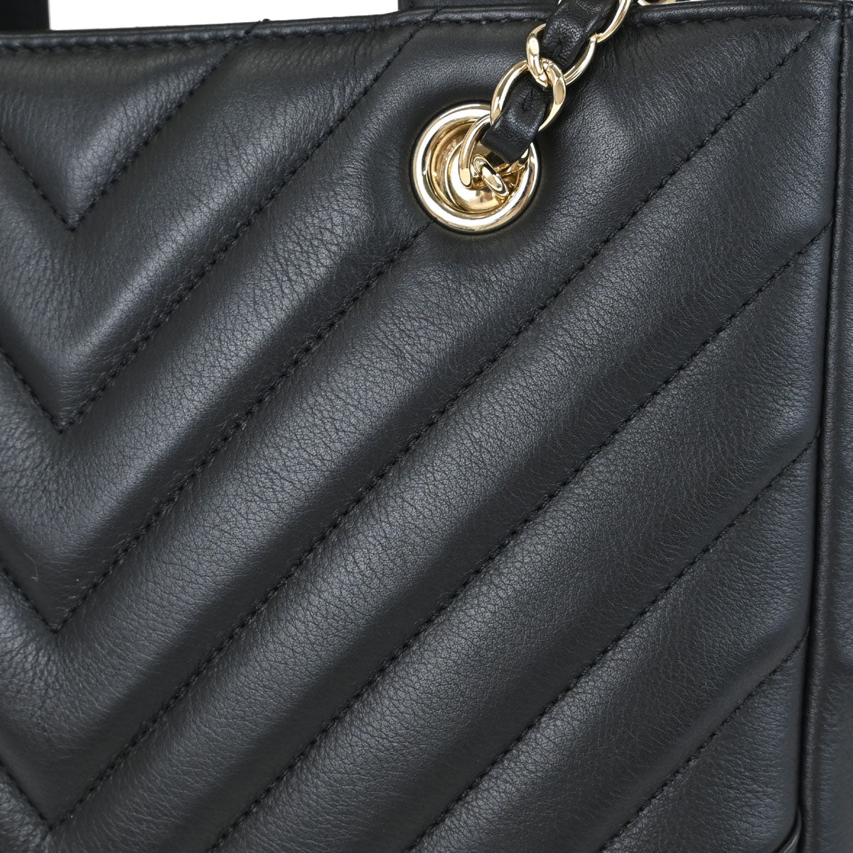 Chanel 2018-2019 Black Calfskin Statement Chevron Shopping Tote 2way Shoulder Handbag
